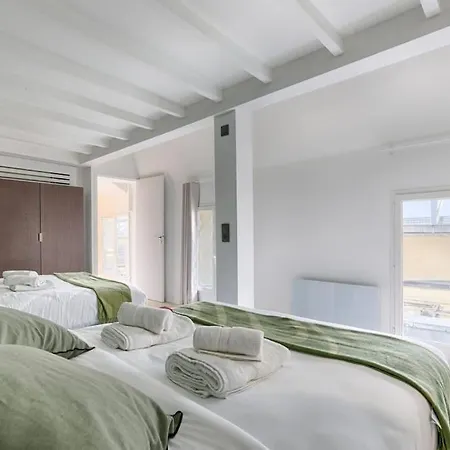 Mykeypers - Luxurious Private House With Jacuzzi For 10p/4br - Heart Of *