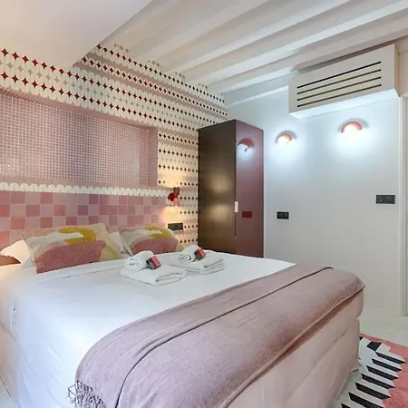 Mykeypers - Luxurious Private House With Jacuzzi For 10p/4br - Heart Of *